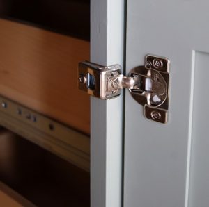 Soft close hinges
