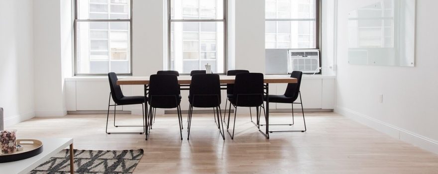 Compare vinyl flooring vs laminate to see which is more durable, waterproof, and cost-effective for your next home project.