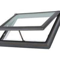 $495 Manual Fresh Air Skylight VS S01 2004 (44 1/4 x 26 7/8) Deck Mount