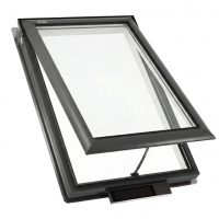 $495 Solar Powered Fresh Air Skylight VSS M06 2004 (30 1/16 x 45 3/4) Deck Mount